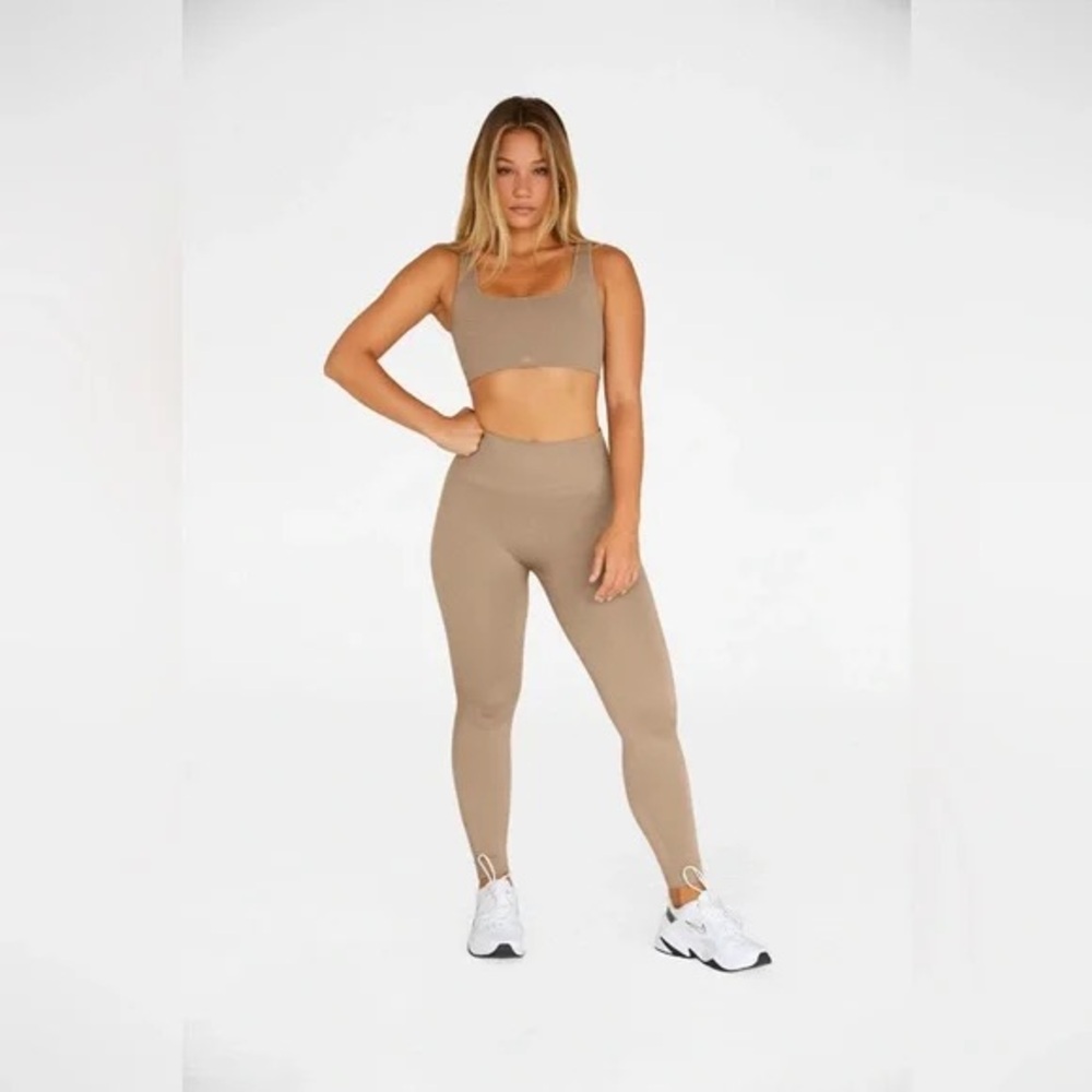 SET ACTIVE Sculptflex Leggings